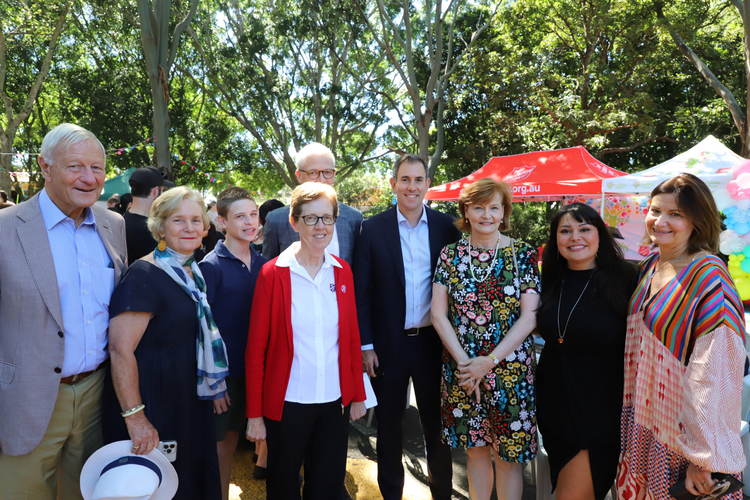 VFFF Representatives alongside the Hon Dr Jim Chalmers MP and Salvation Army representatives